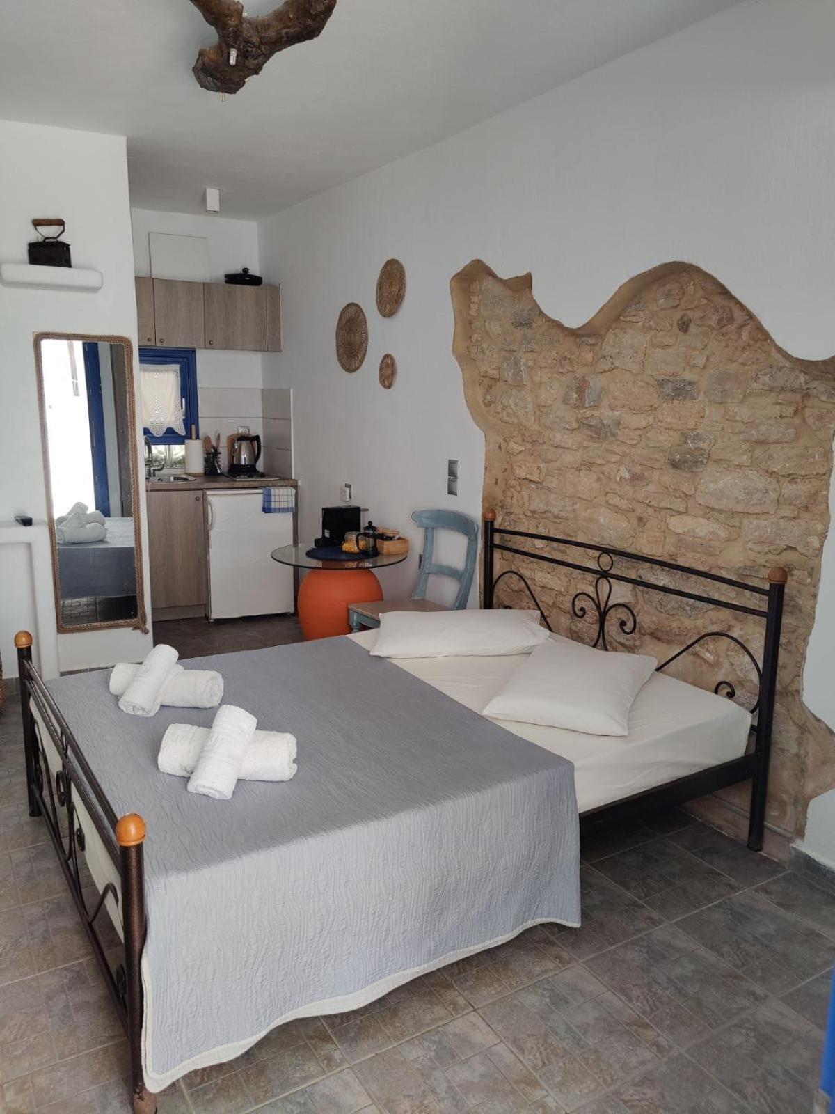 Margarita'S Rooms Folégandros Eksteriør billede
